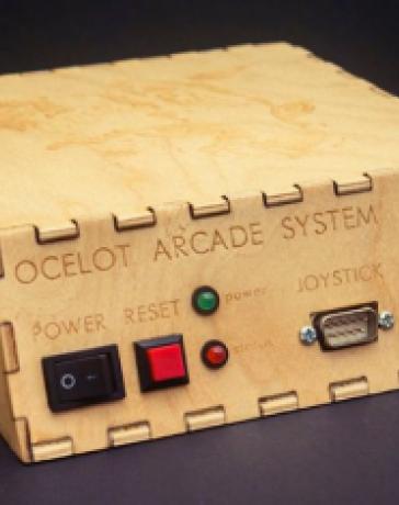 Пользовательская осциллографическая консоль отдает дань памяти играм Star Fox и Asteroids