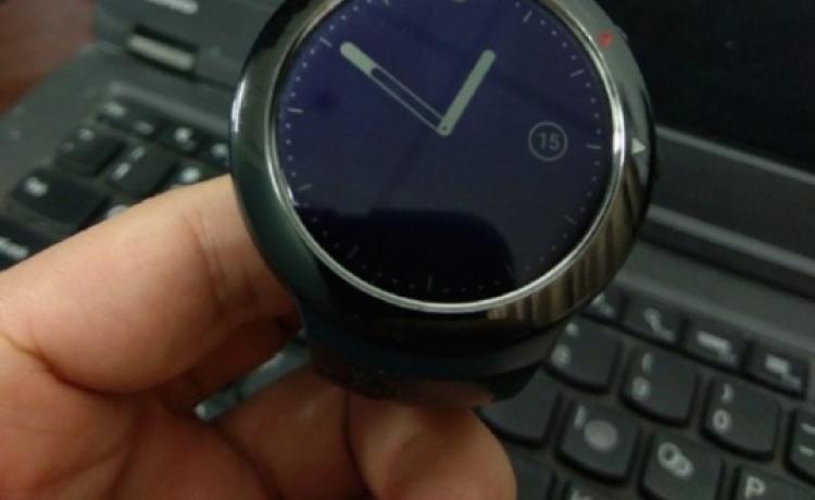 В сети появились изображения смарт-часов HTC Halfbeak