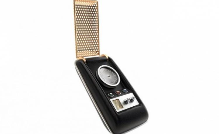 Вы можете приобрести гарнитуру для смартфона в форме коммуникатора из Star Trek